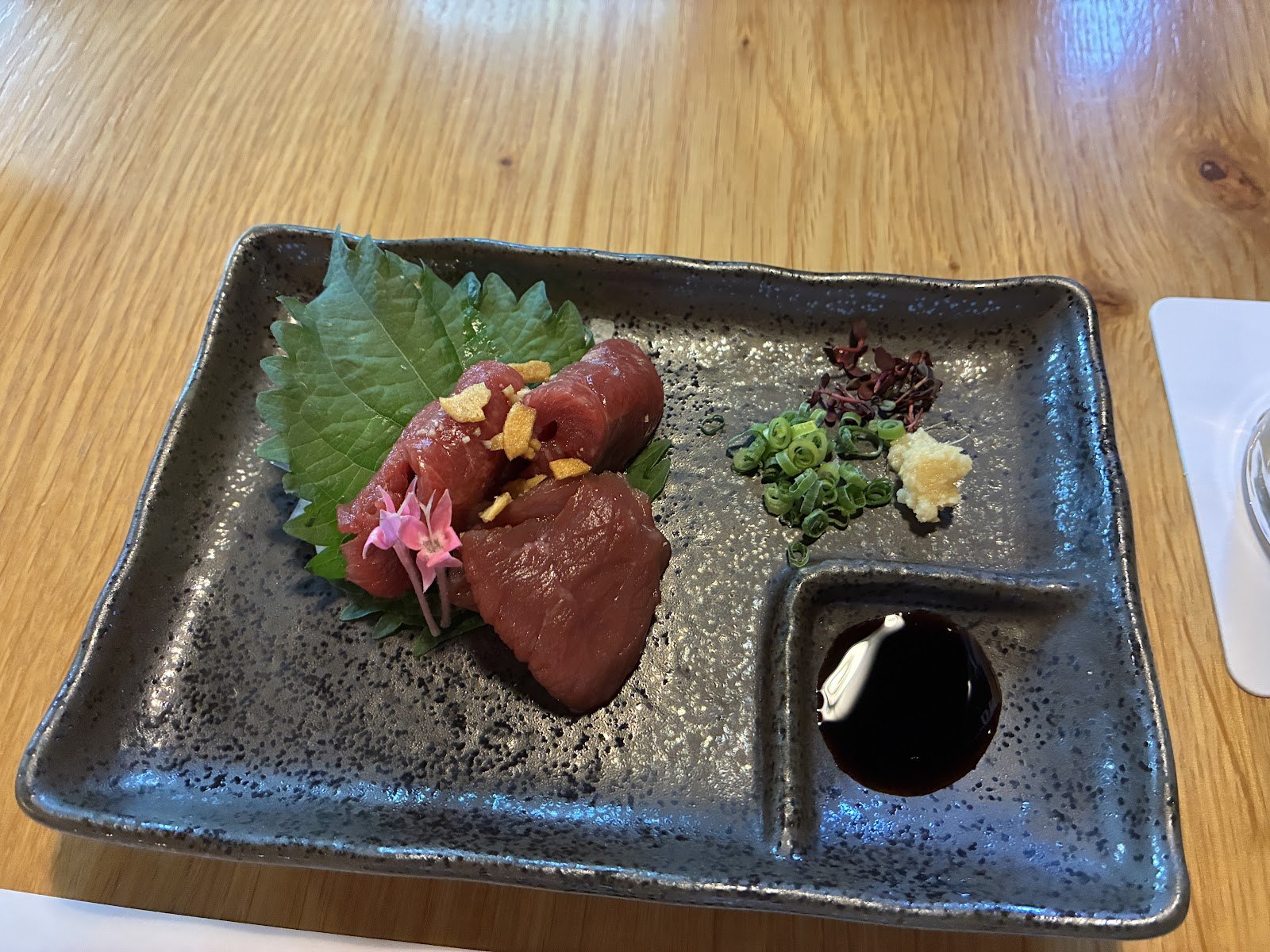 馬刺しの盛り合わせ