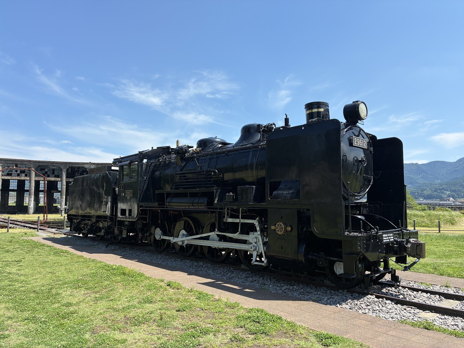 蒸気機関車9600型29612号の全景