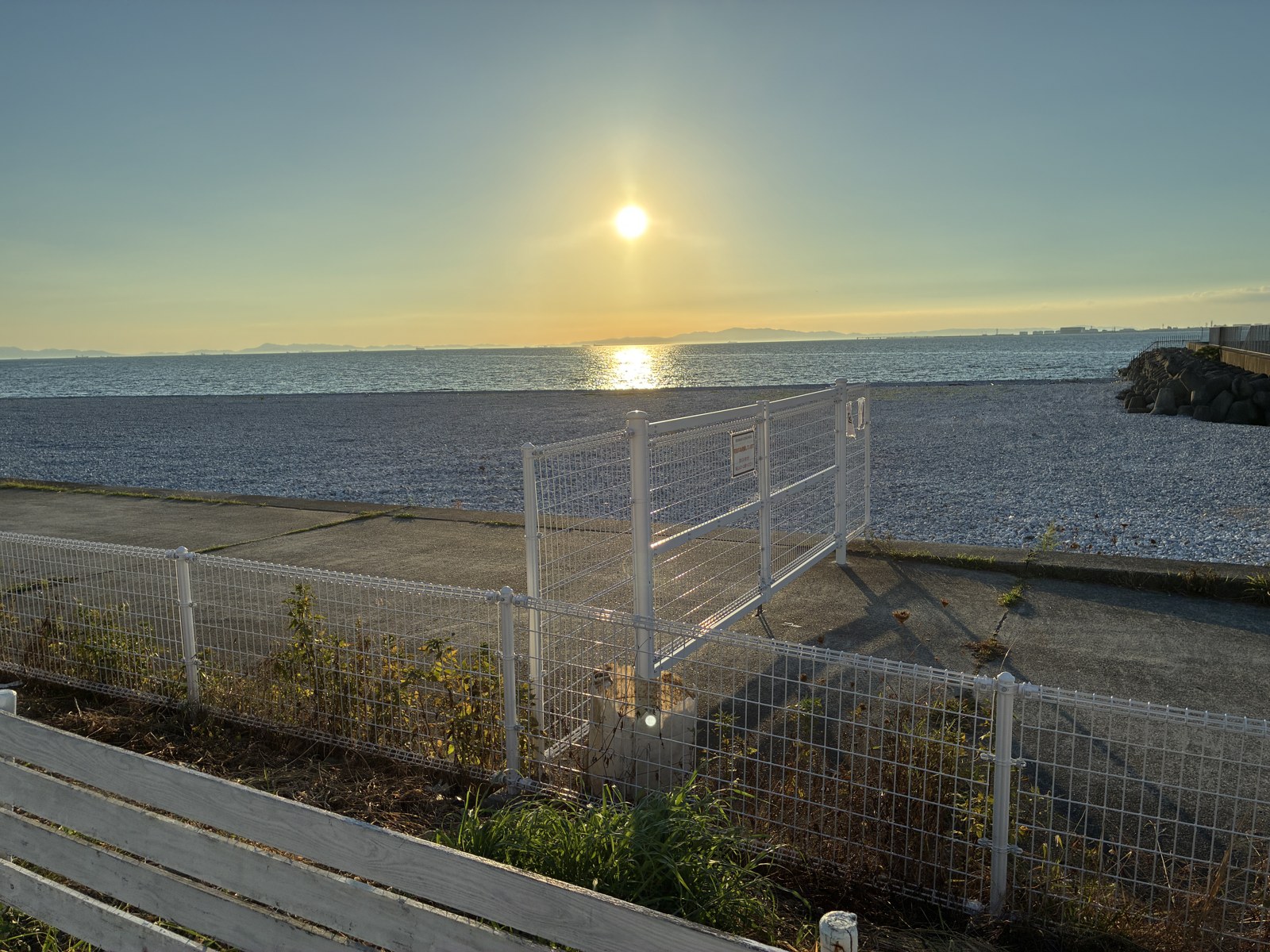 マーブルビーチの海に沈む夕日