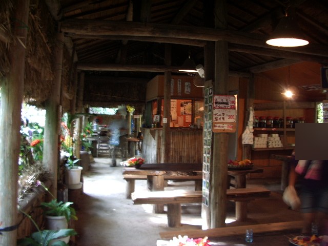 木造の店内