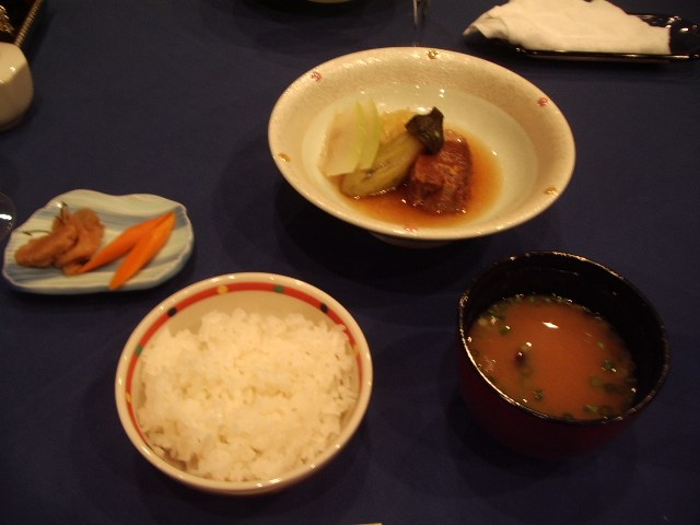 締めのご飯となめこ汁、漬物